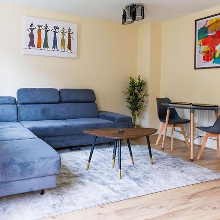 Stylish 3 Bedroom And Free Parking Thamesmead  Buitenkant foto